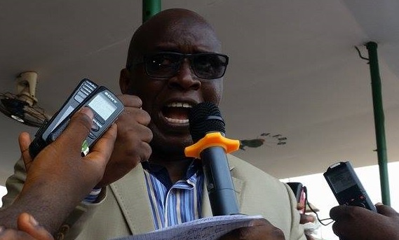Hausse du prix du carburant : « Le gouvernement veut de la provocation, mais le peuple va réagir », dixit Dr Fodé Oussou Fofana