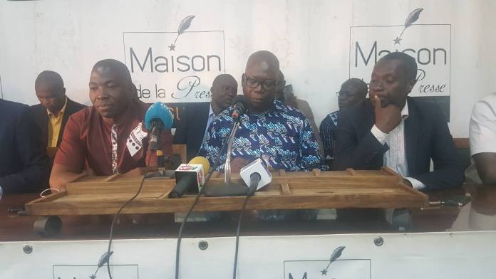 Destitution de Kélèfa SALL : le barreau de Guinée demande aux frondeurs de revenir sur leur décision !