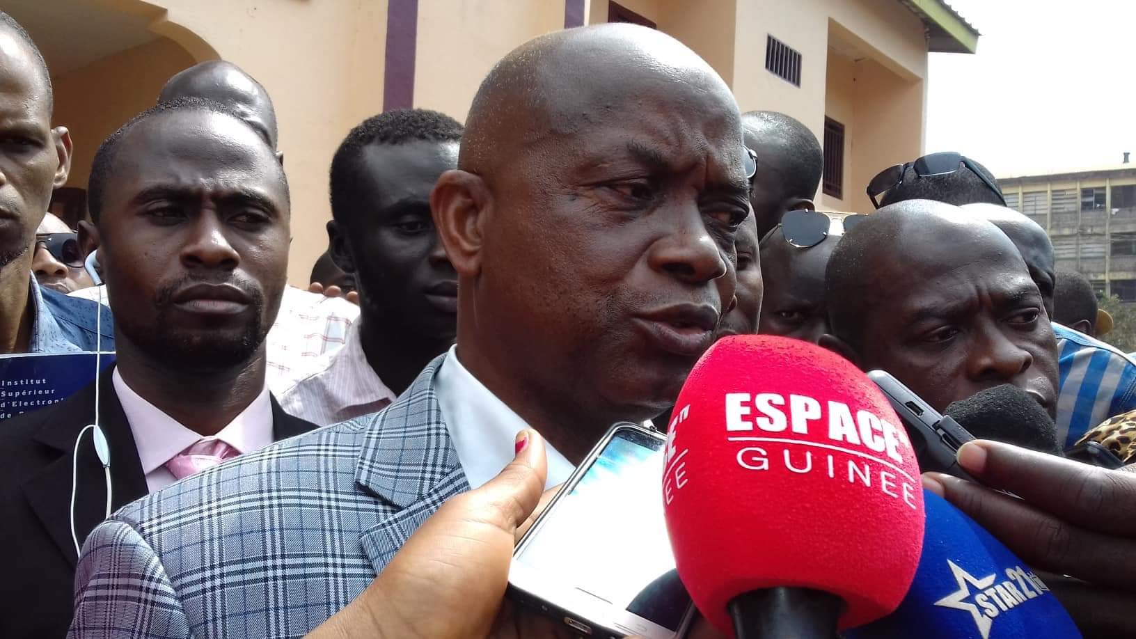 Aboucarar Soumah du SLECG se rétracte : « (…) nous suspendons la réclamation des 8 millions … »