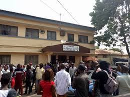 TPI de Kaloum: Poursuivi pour abandon de famille, Alpha Condé gagne le procès contre sa femme !