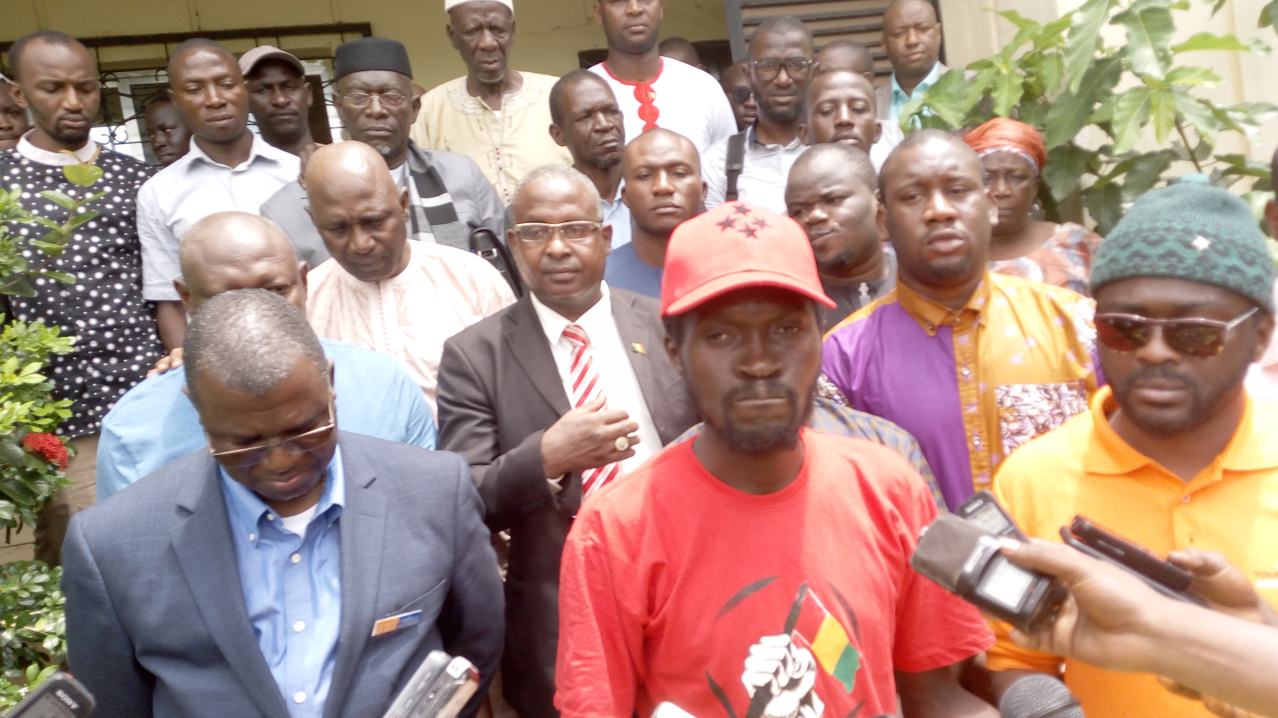 Troisième mandat en Guinée: la section persécution et crime de masse de la CPI saisie par le FNDC