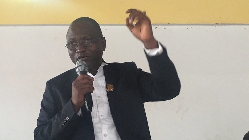 Boycott du scrutin législatif : Lansana Komara traite les opposants de « nains politiques »