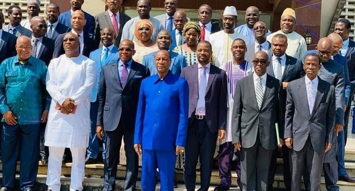 Projet de Loi des Finances: Le gouvernement présente 23 396 milliards 800 millions GNF aux députés