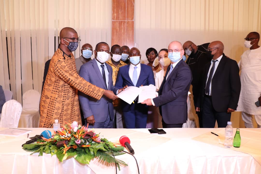 Blocs I et II de Simandou : les Conventions ferroviaire et portuaire pour l’Evacuation du Minerai de Fer signées