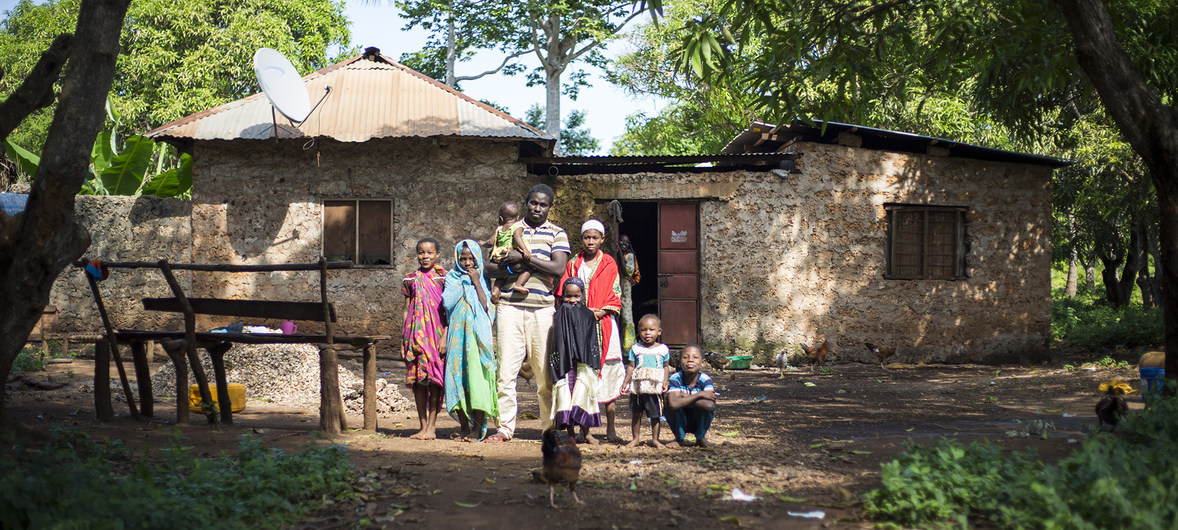 Le HCR se félicite de la décision du Kenya d’accorder la citoyenneté à 3.000 apatrides zimbabwéens et rwandais
