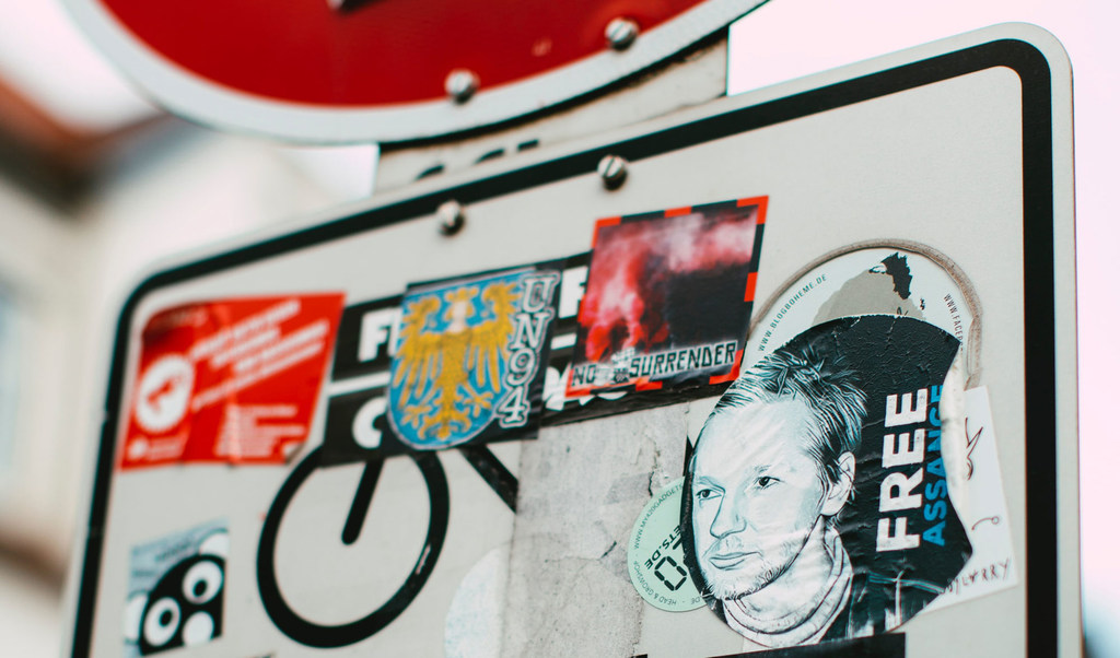 Le refus d’extrader Julian Assange doit être accueilli avec prudence, selon un expert indépendant de l’ONU