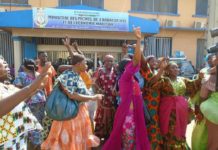 Kaloum : les femmes mareyeuses en colère contre le ministre des pêches