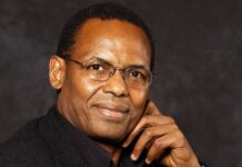 «Mon colonel, Si vous libérez Alpha Condé, si vous l’autorisez à s’exiler, alors vous aurez signé votre propre arrêt de mort» (Tierno Monénembo)