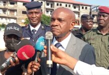 Délivrance des passeports: le ministre Bachir Diallo interpéllé par le Colonel Mamadi Doumbouya !