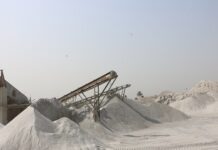 Extraction de sable et de granite: la ministre de l’environnement annonce la suspension des certificats, autorisations et avis de conformité environnemental